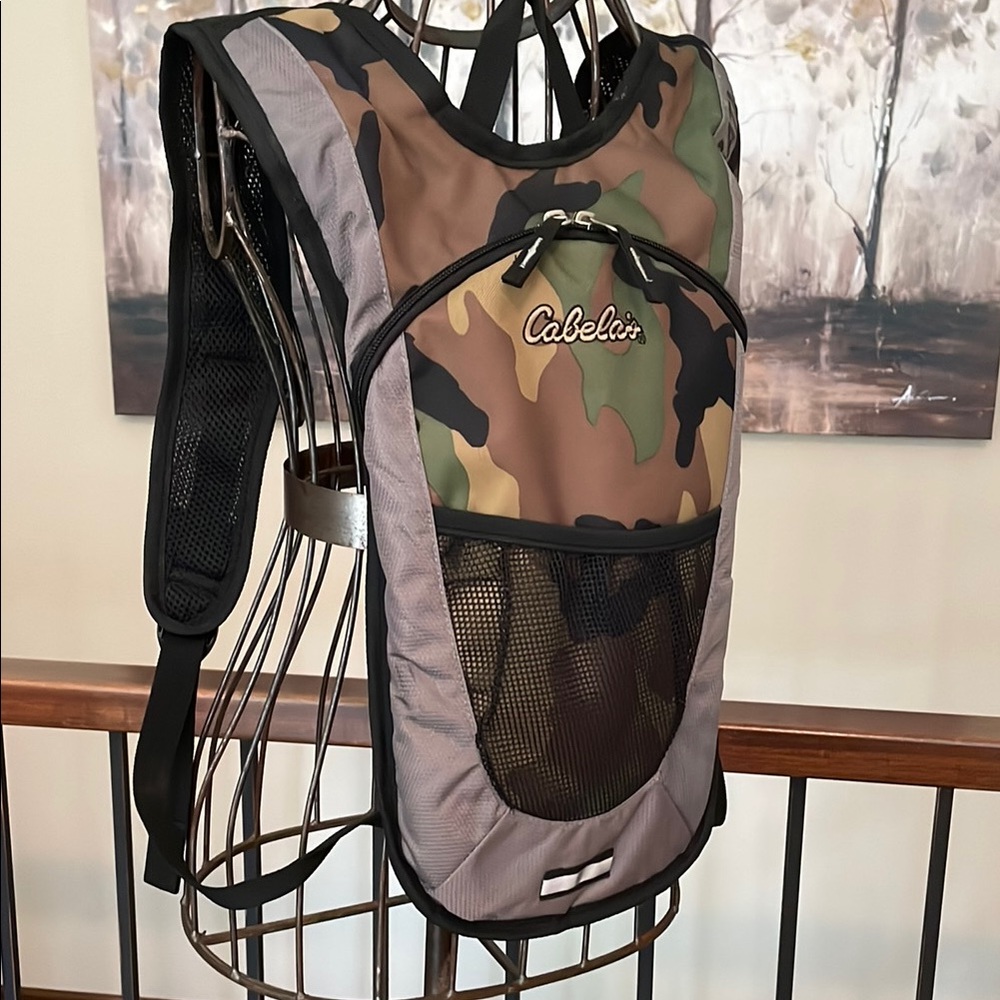 NEW Cabela's Multi-Color Camouflage Slim Comfort Padded Backpack